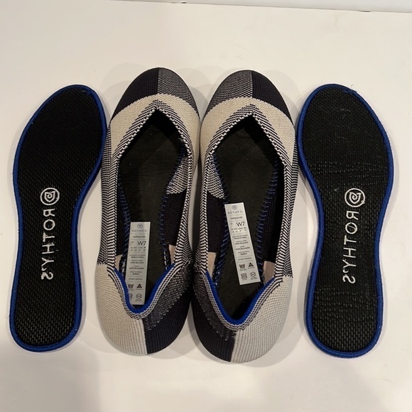 Rothys Black and White round cap toe flat SZ 7 - Picture 9 of 10